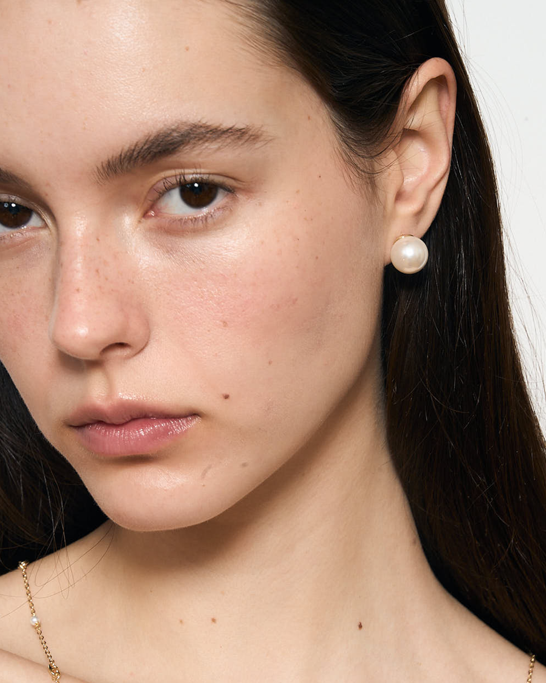 MIDI PEARL STUD EARRINGS